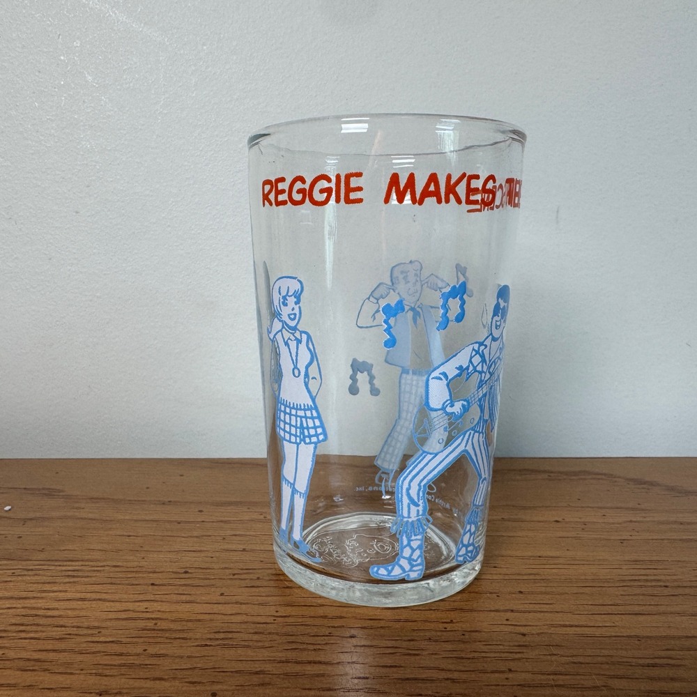 Vintage 1971 Archie Comics Reggie Makes‎ The Scene Glass Veronica Bottom 1970s